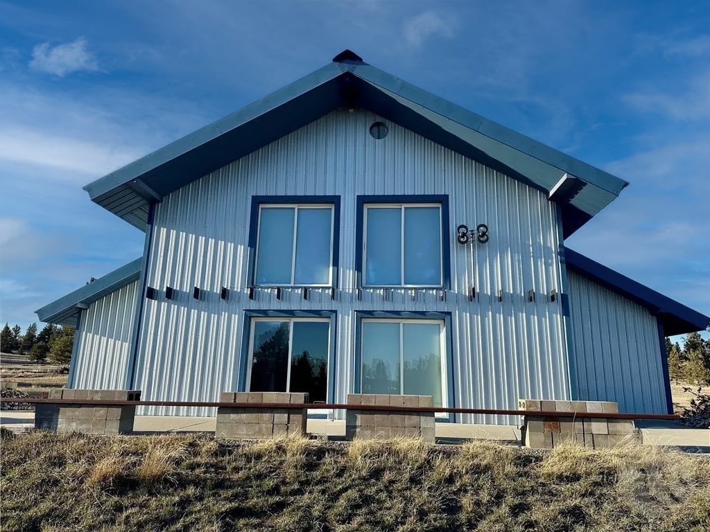 - Special Finds, Unique Homes